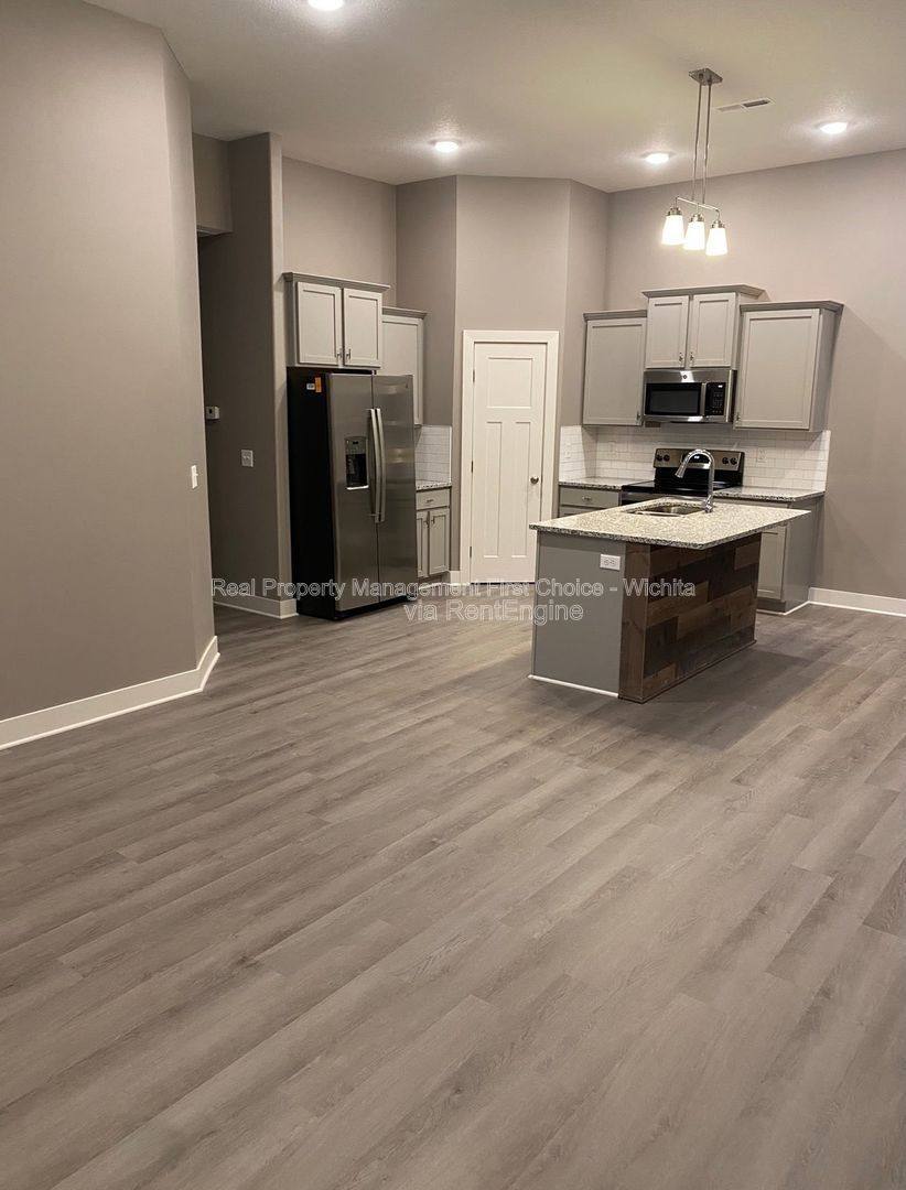 Townhouse for rent at 3318 W 45th St S, Wichita, KS 67217
