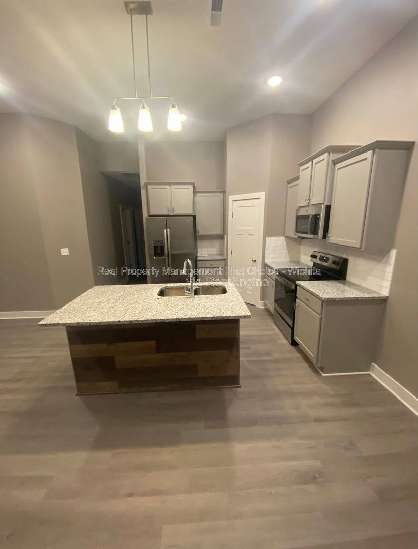 Townhouse for rent at 3318 W 45th St S, Wichita, KS 67217
