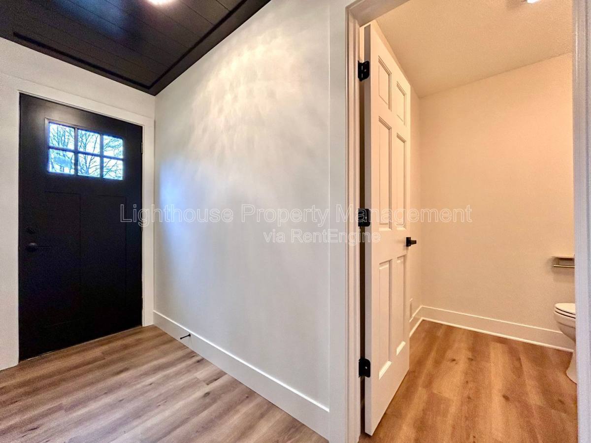 House for rent at 1505 N Green Creek Rd, Muskegon, MI 49445