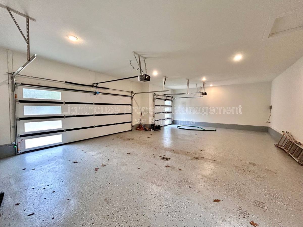 House for rent at 1505 N Green Creek Rd, Muskegon, MI 49445