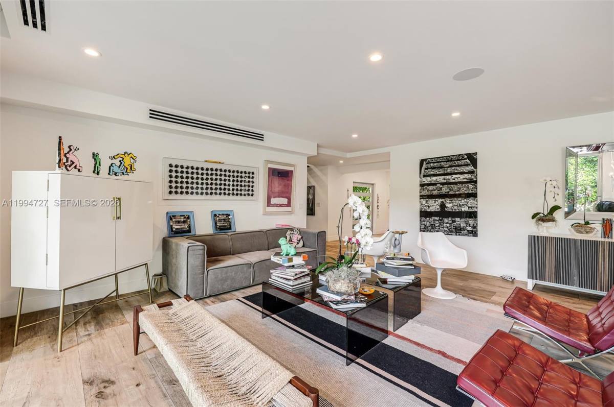 House for rent at 79 Shore Dr W #SFH, Miami, FL 33133