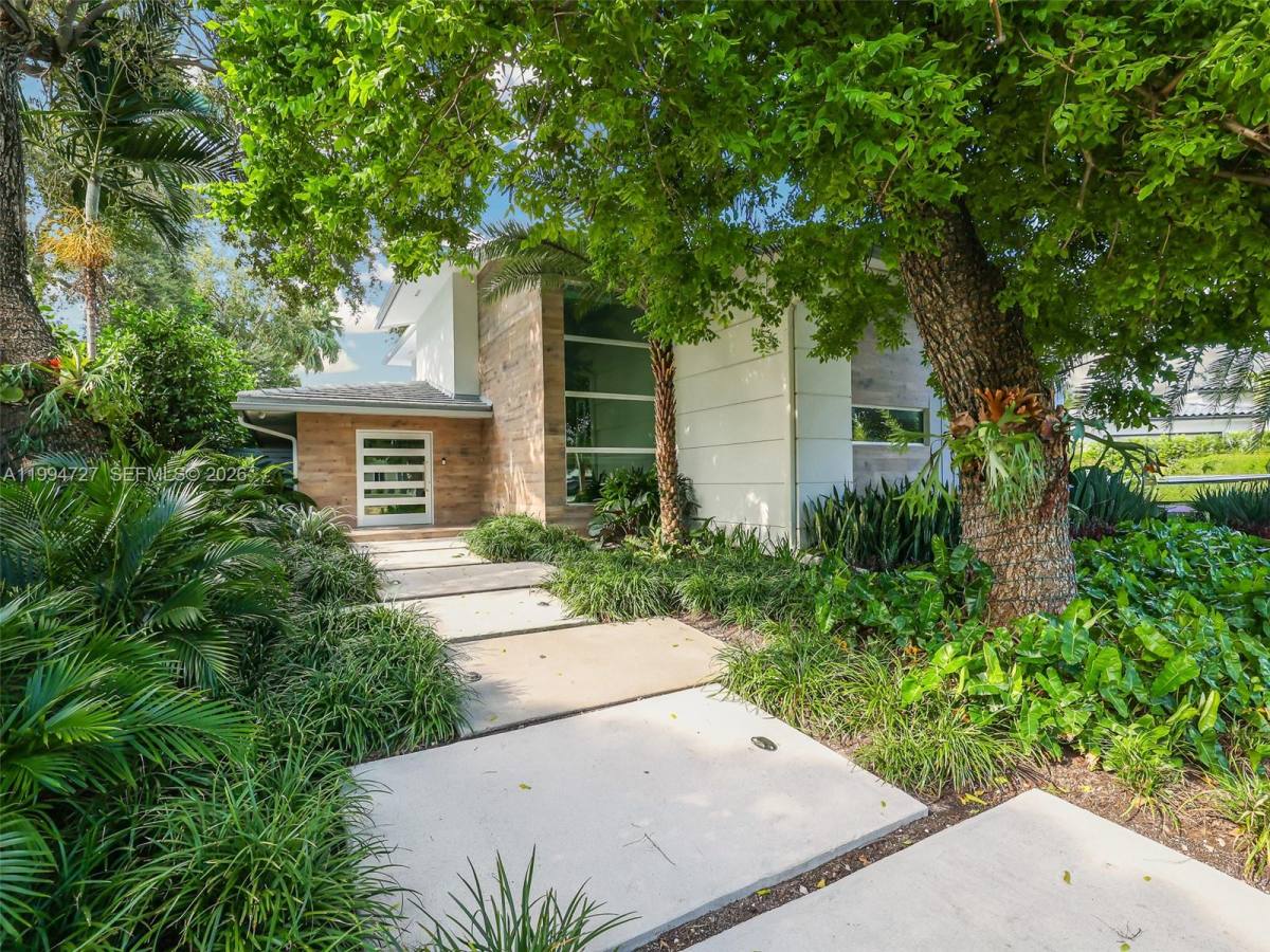 House for rent at 79 Shore Dr W #SFH, Miami, FL 33133