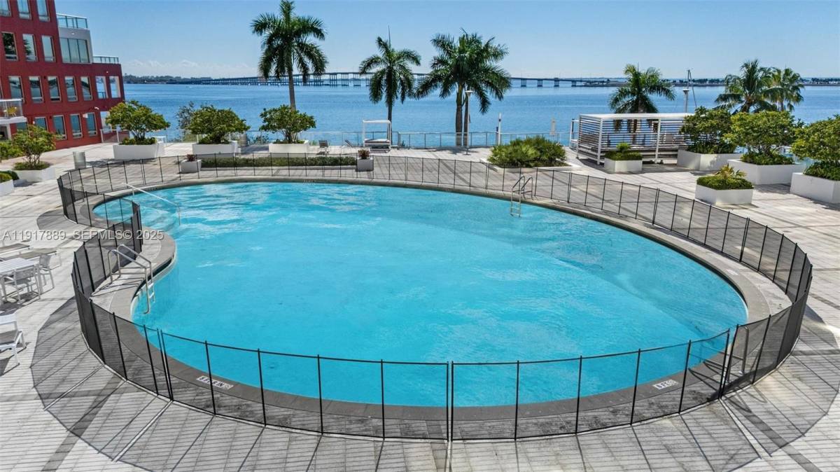 Apartment for rent at 1541 Brickell Ave, Miami, FL 33129
