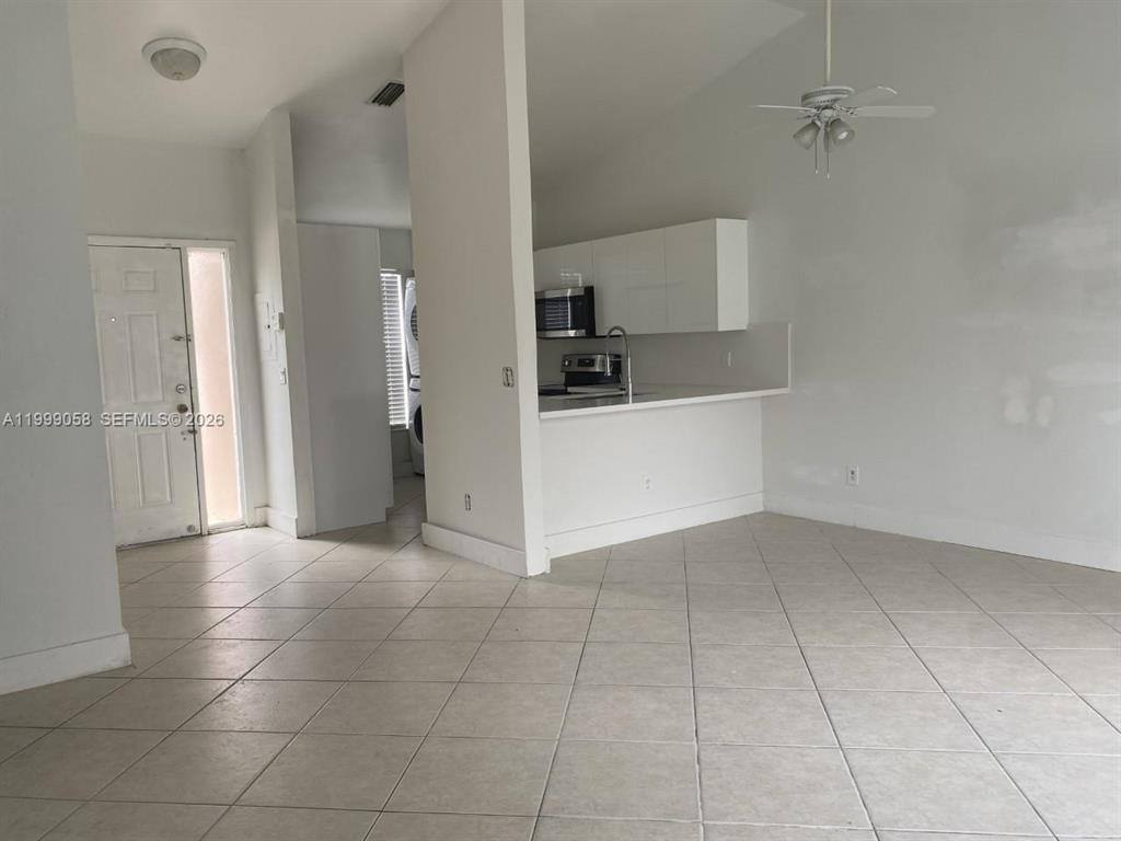 Townhouse for rent at 271 SE 8th St, Hallandale, FL 33009