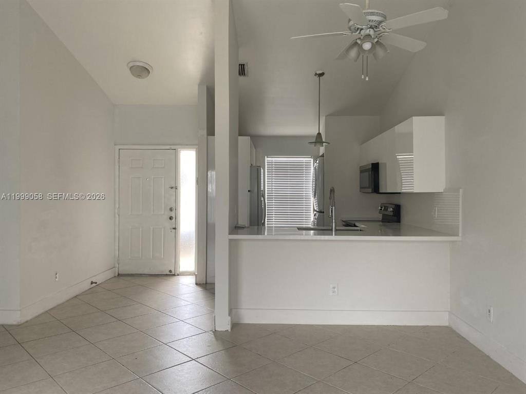 Townhouse for rent at 271 SE 8th St, Hallandale, FL 33009