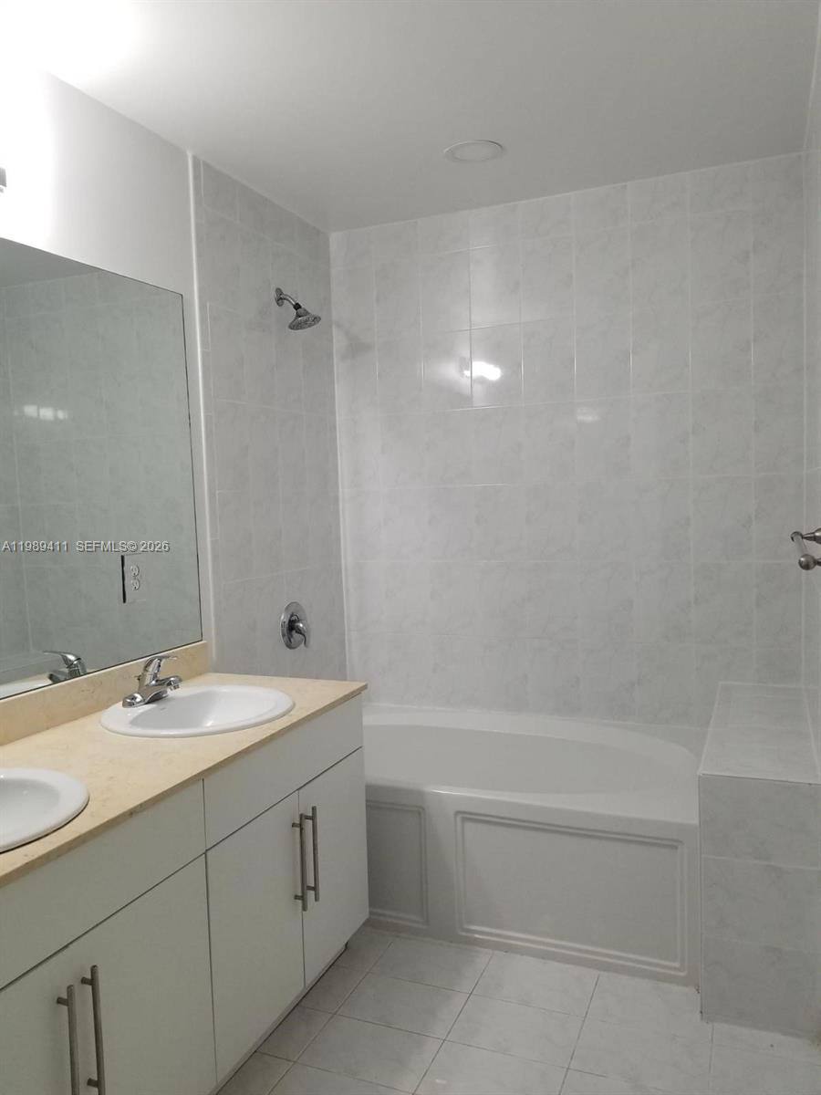 Townhouse for rent at 40 Calabria Ave #101, Miami, FL 33134