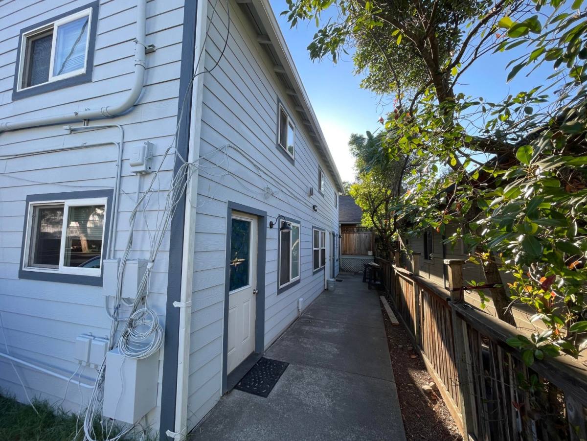 Apartment for rent at 36 Dewey St #2, Ashland, OR 97520