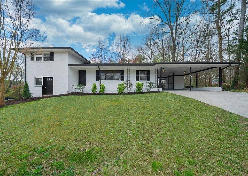House for rent at 3400 Lower Roswell Rd, Marietta, GA 30068