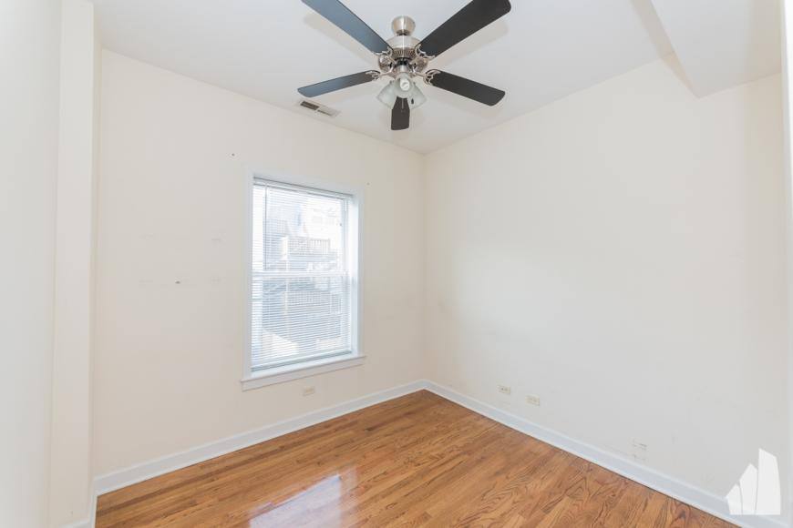 Apartment for rent at 853 W Cornelia Ave, Chicago, IL 60657
