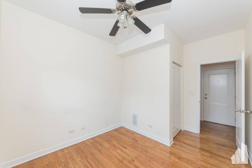Apartment for rent at 853 W Cornelia Ave, Chicago, IL 60657