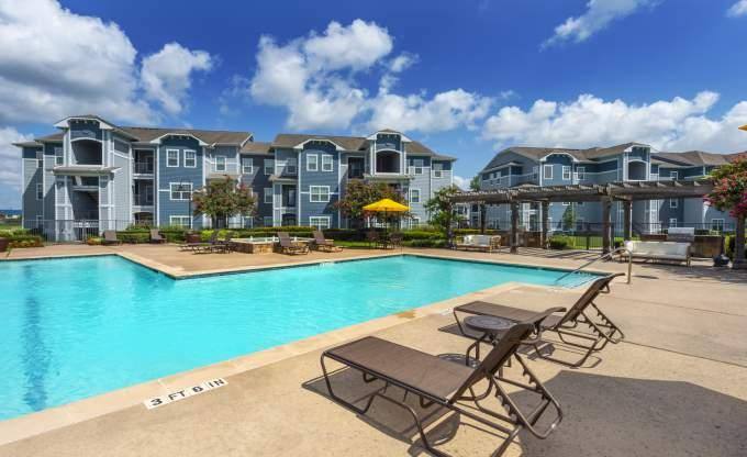 Apartment for rent at 16350 Ella Blvd, Houston, TX 77090