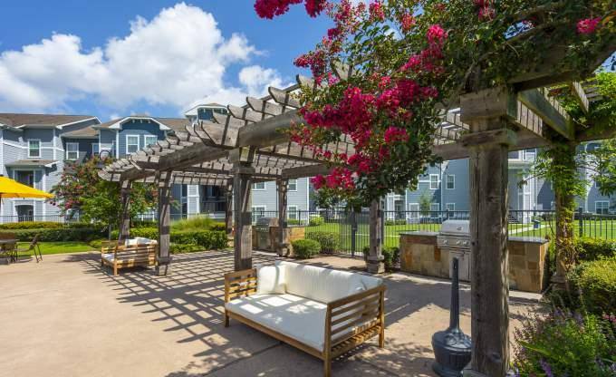 Apartment for rent at 16350 Ella Blvd, Houston, TX 77090