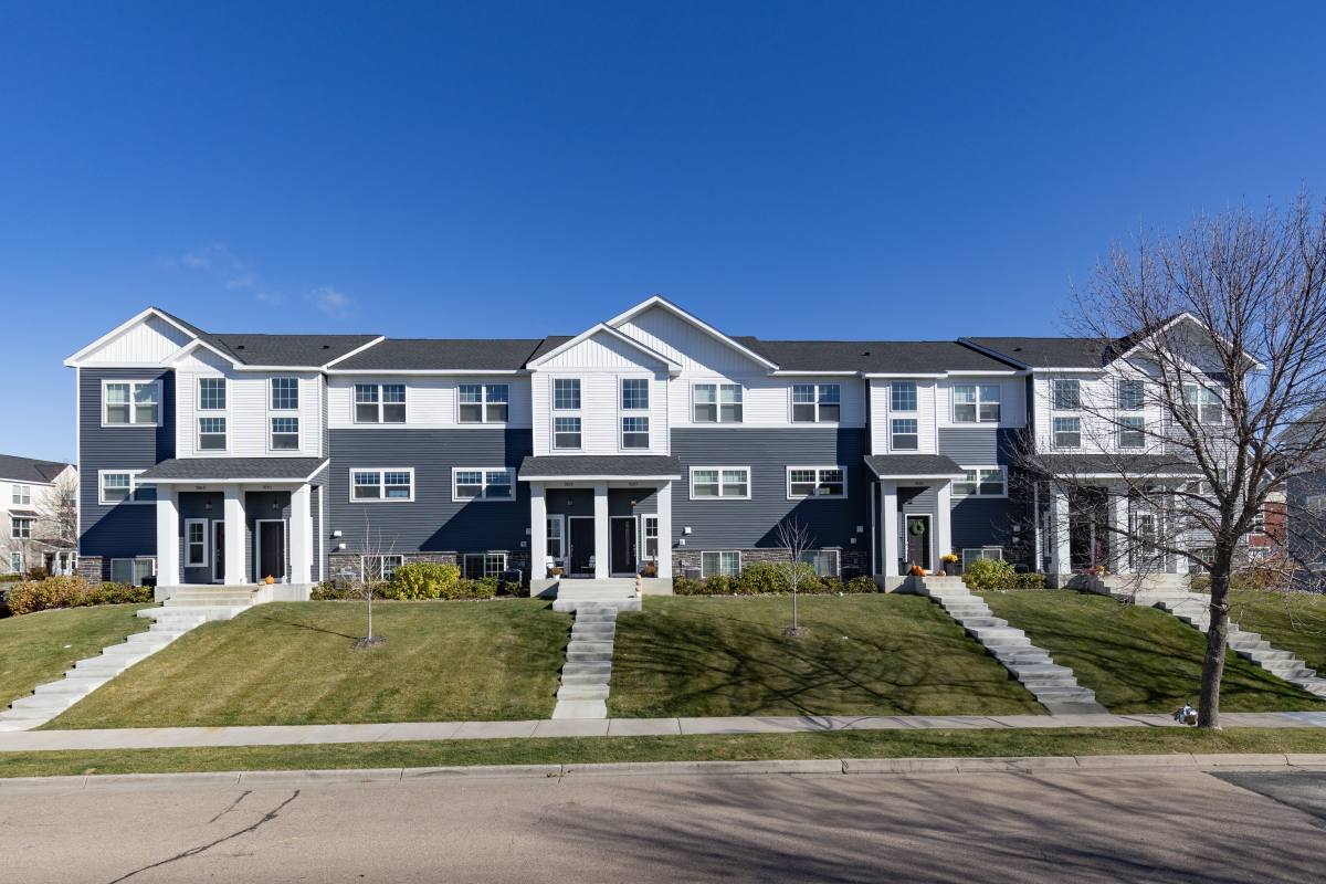 Townhouse for rent at 3153 Clover Ridge Dr, Chaska, MN 55318