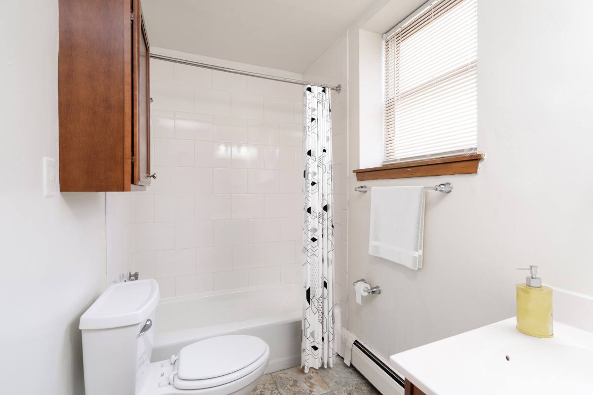 Apartment for rent at King's Highway, 3548 Dupont Ave S #209, Minneapolis, MN 55408