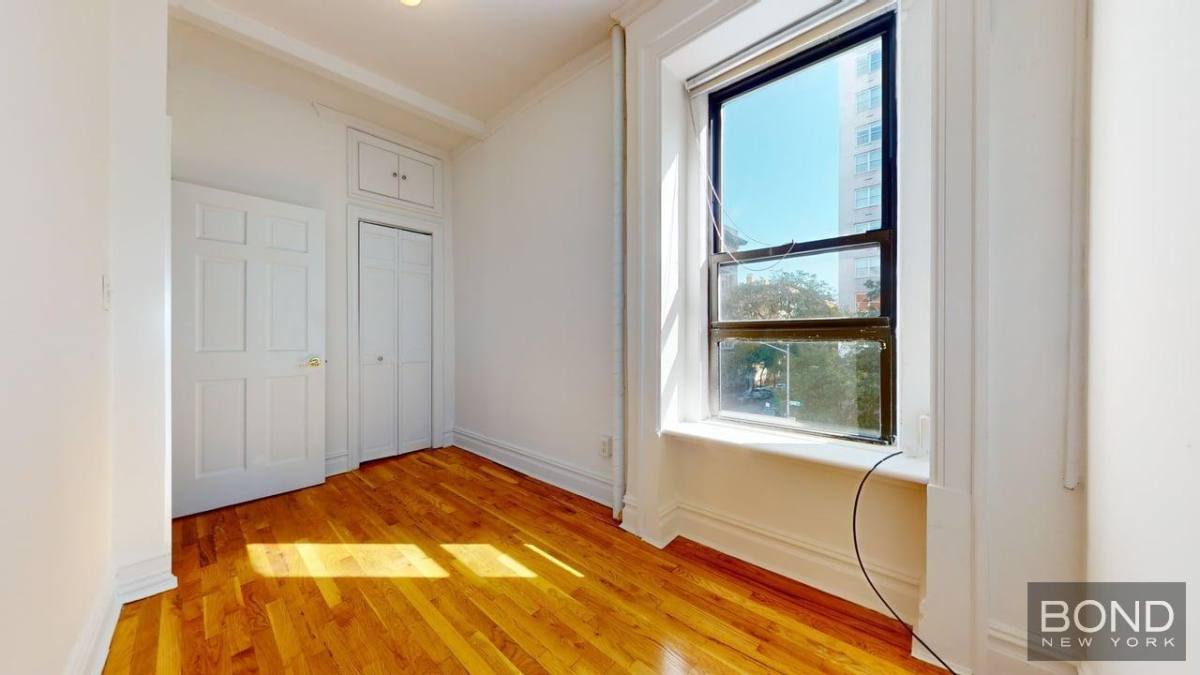 Apartment for rent at 1443 York Ave #3E, New York, NY 10075