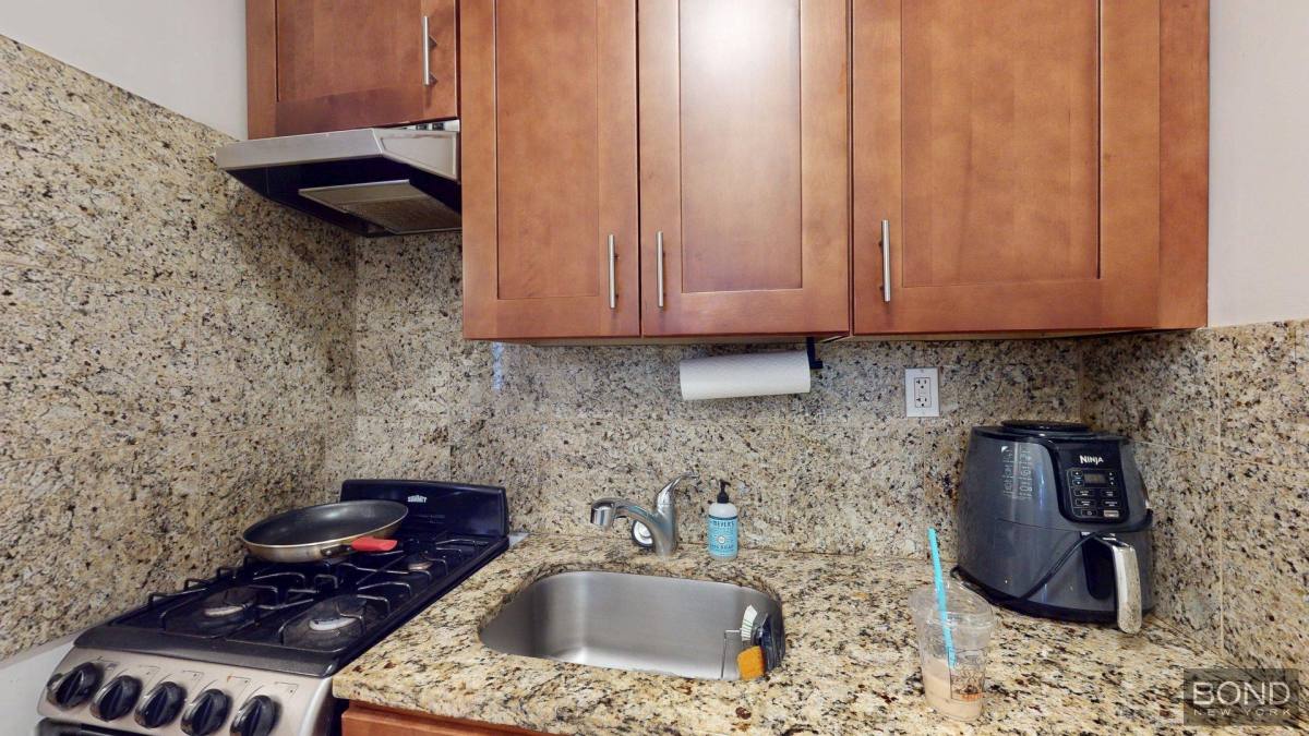 Apartment for rent at 163 W 17th St #5F, New York, NY 10011