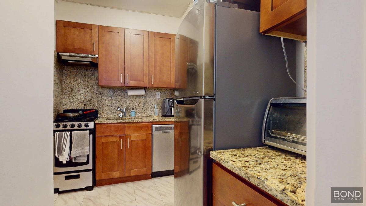 Apartment for rent at 163 W 17th St #5F, New York, NY 10011