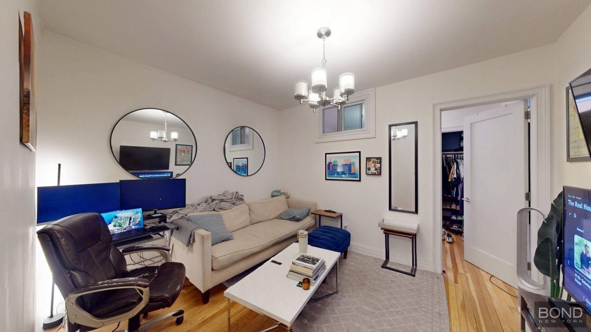 Apartment for rent at 163 W 17th St #5F, New York, NY 10011