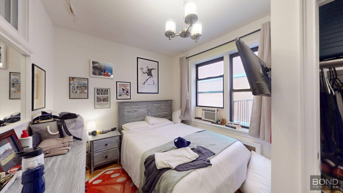 Apartment for rent at 163 W 17th St #5F, New York, NY 10011