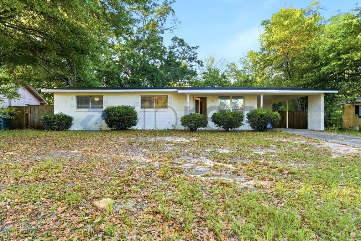 House for rent at 918 E Montclair Rd, Pensacola, FL 32505
