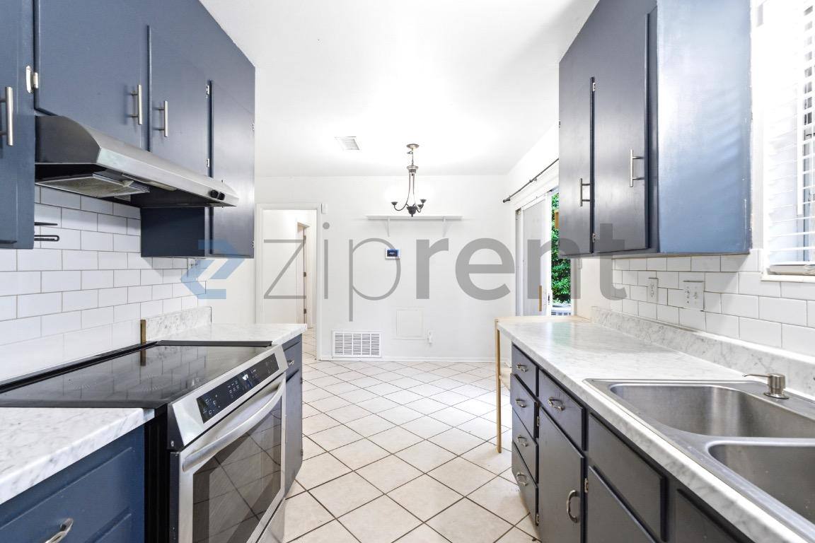 House for rent at 918 E Montclair Rd, Pensacola, FL 32505