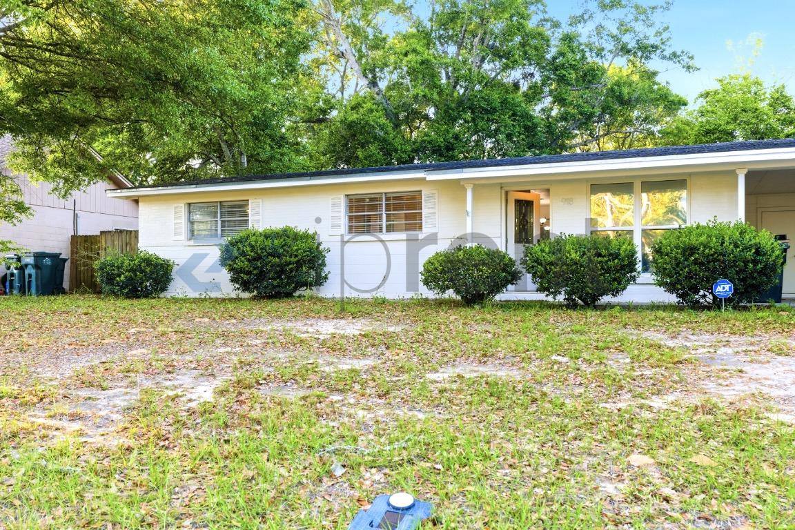 House for rent at 918 E Montclair Rd, Pensacola, FL 32505