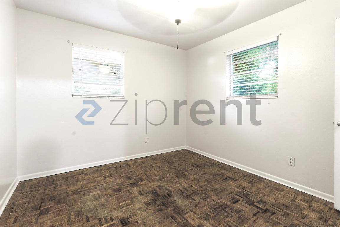 House for rent at 918 E Montclair Rd, Pensacola, FL 32505