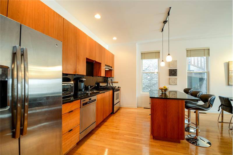 Apartment for rent at 1407 N Wicker Park Ave #1, Chicago, IL 60622