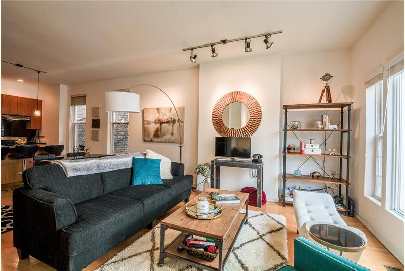 Apartment for rent at 1407 N Wicker Park Ave #1, Chicago, IL 60622