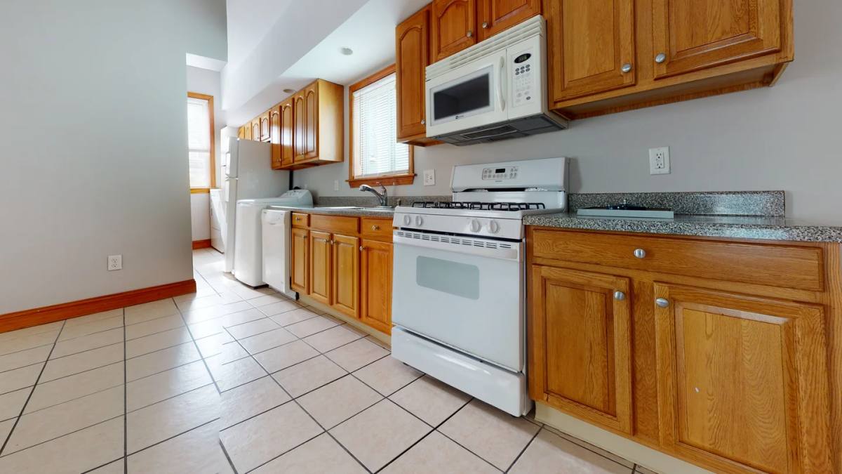 Apartment for rent at 31 Portsmouth St #1L, Cambridge, MA 02141
