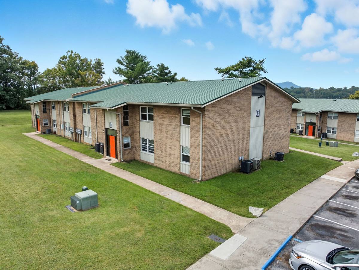 Apartment for rent at Bridgewater Retreat, 1920 Bowater Dr, Kingsport, TN 37660