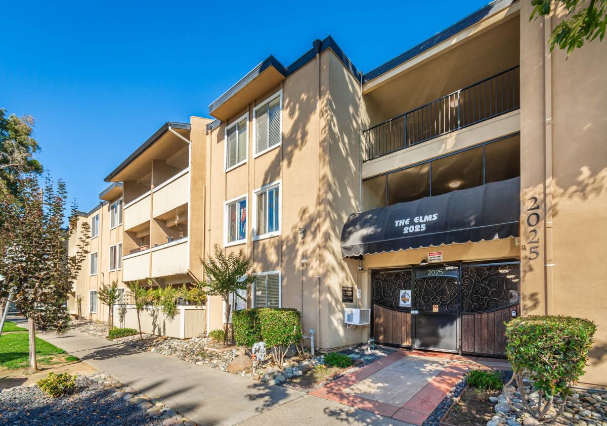 Apartment for rent at 2025 28th St, Sacramento, CA 95818