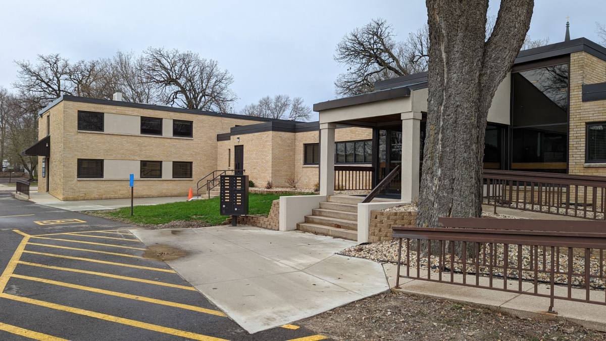 Apartment for rent at 308 4th Ave NW, Austin, MN 55912