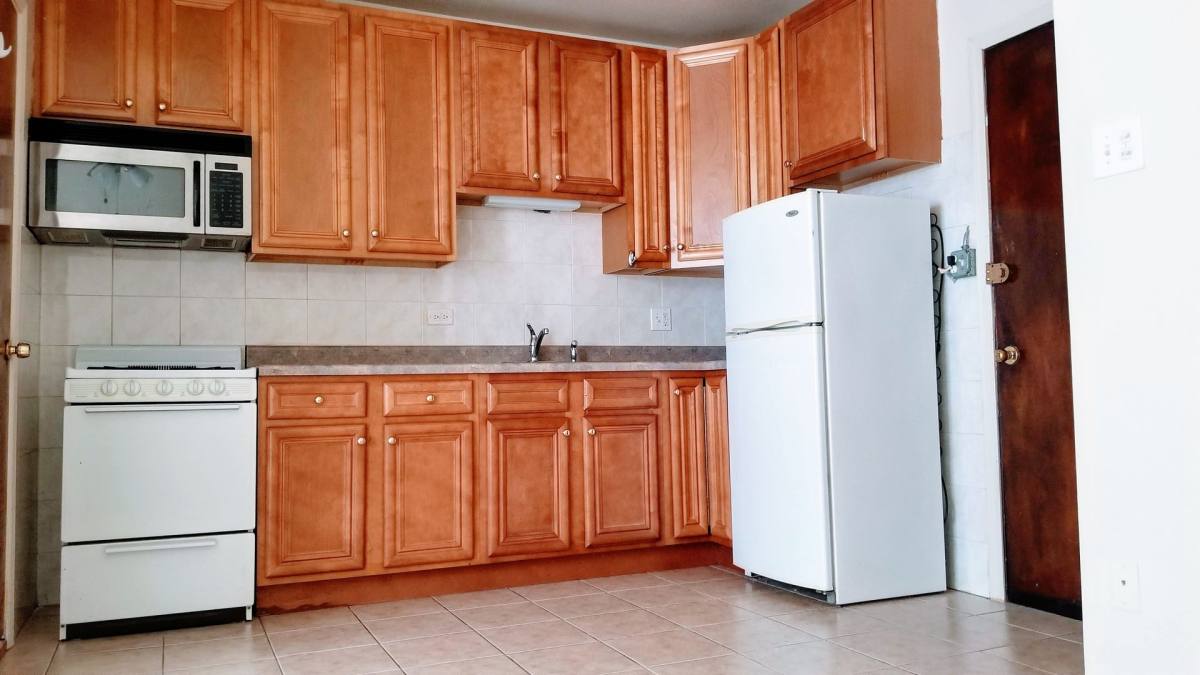 Apartment for rent at 4764 N Virginia, Chicago, IL 60625