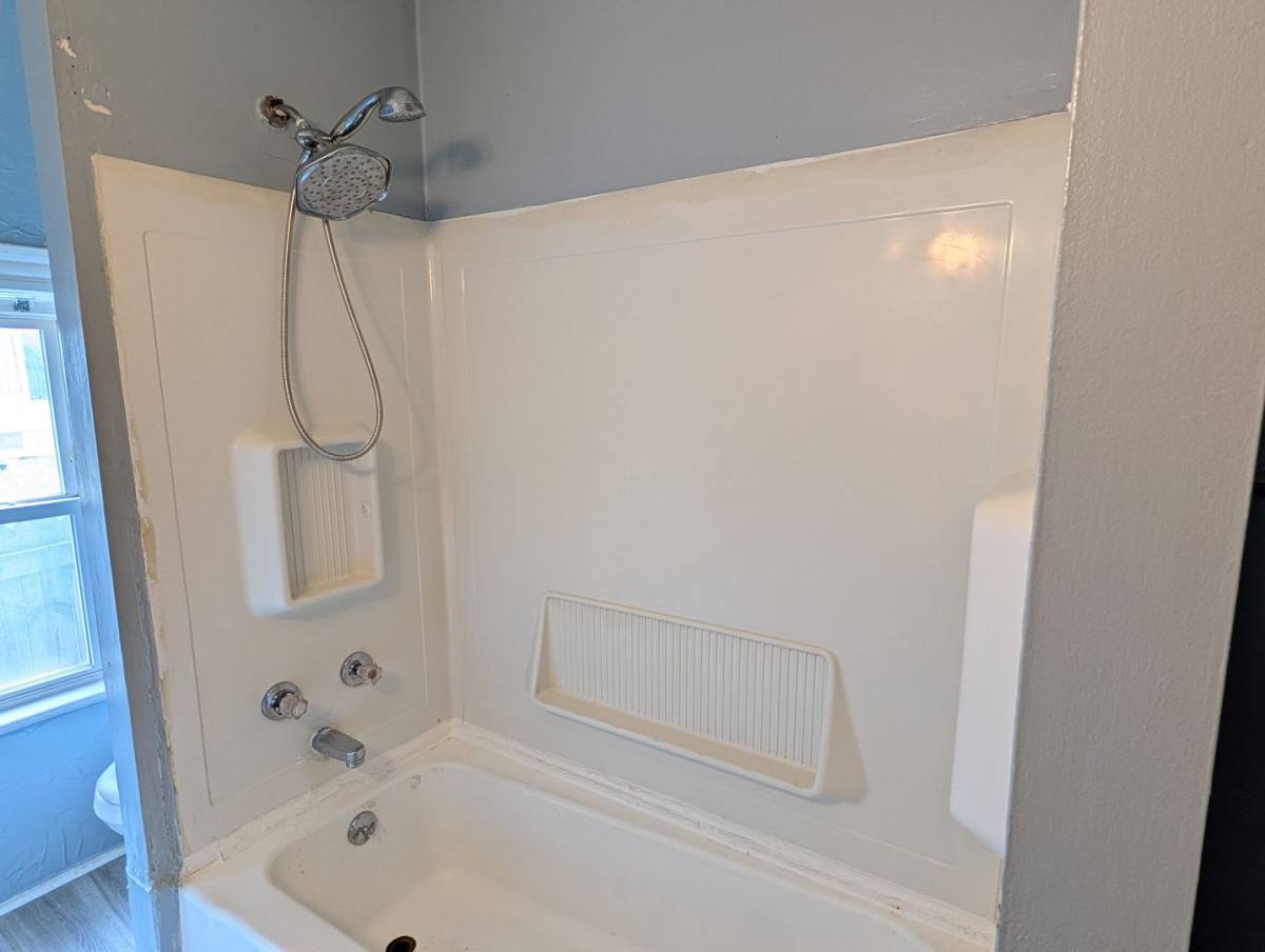 Apartment for rent at 614 E 22nd St, Erie, PA 16503