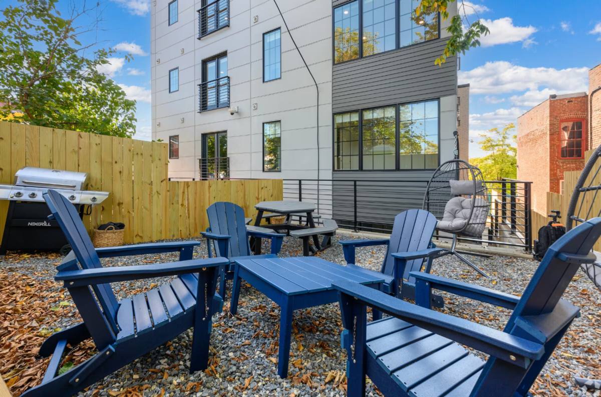 Apartment for rent at 716 L St SE, Washington, DC 20003