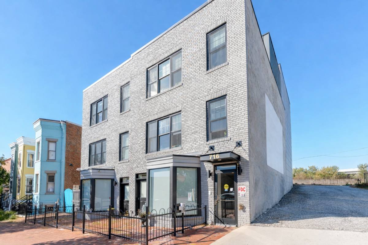 Apartment for rent at 716 L St SE, Washington, DC 20003