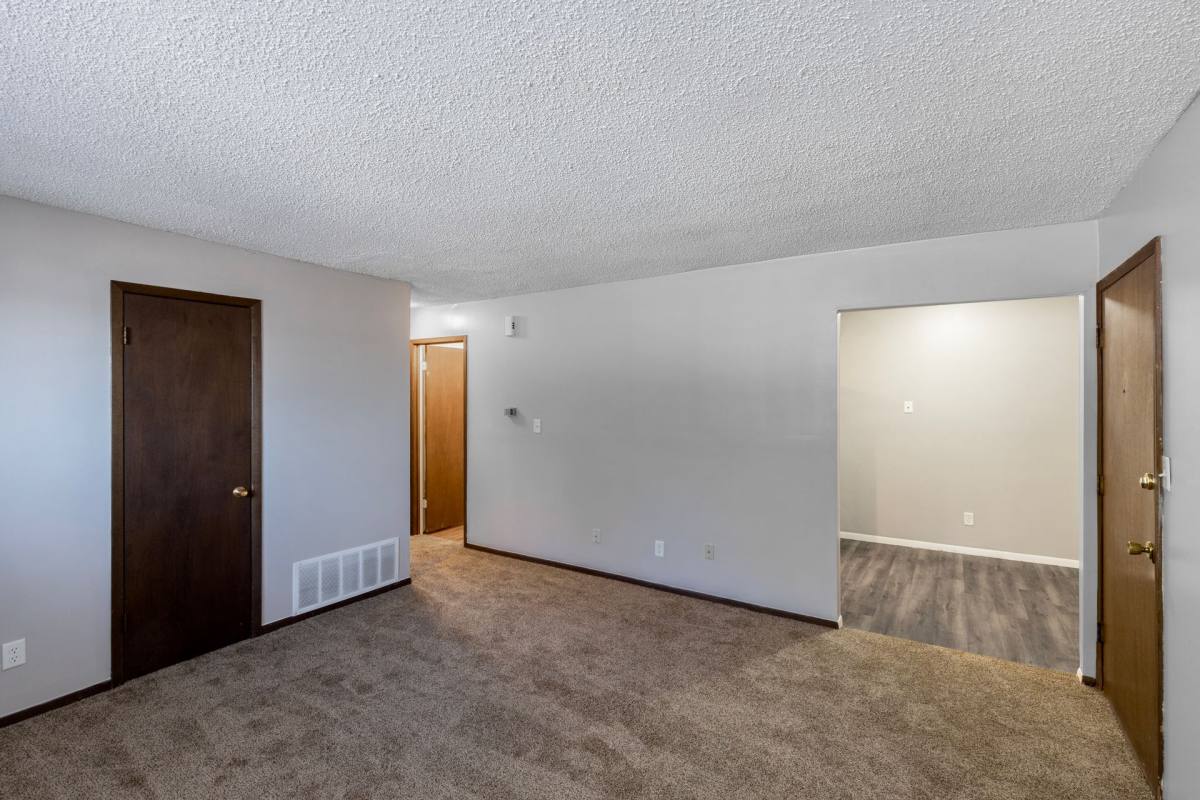 Apartment for rent at 970-1050 39th St, Bettendorf, IA 52722