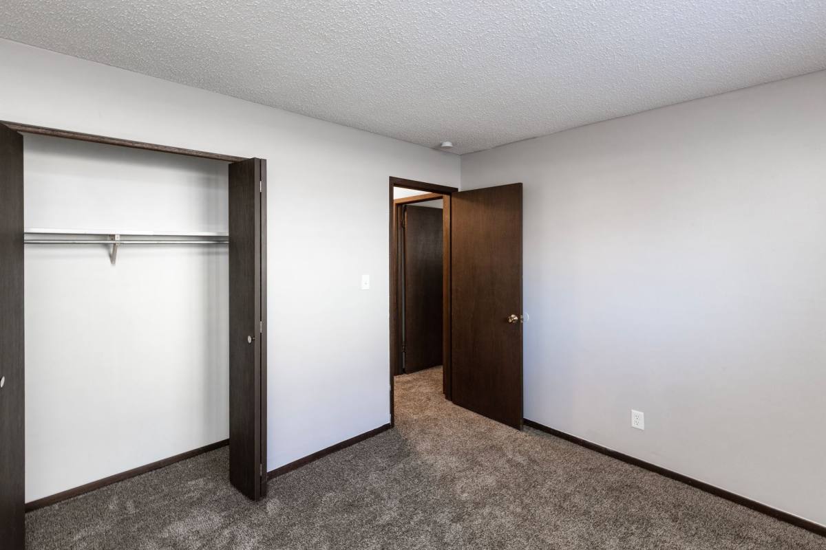 Apartment for rent at 970-1050 39th St, Bettendorf, IA 52722