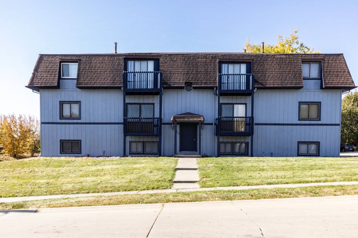 Apartment for rent at 970-1050 39th St, Bettendorf, IA 52722