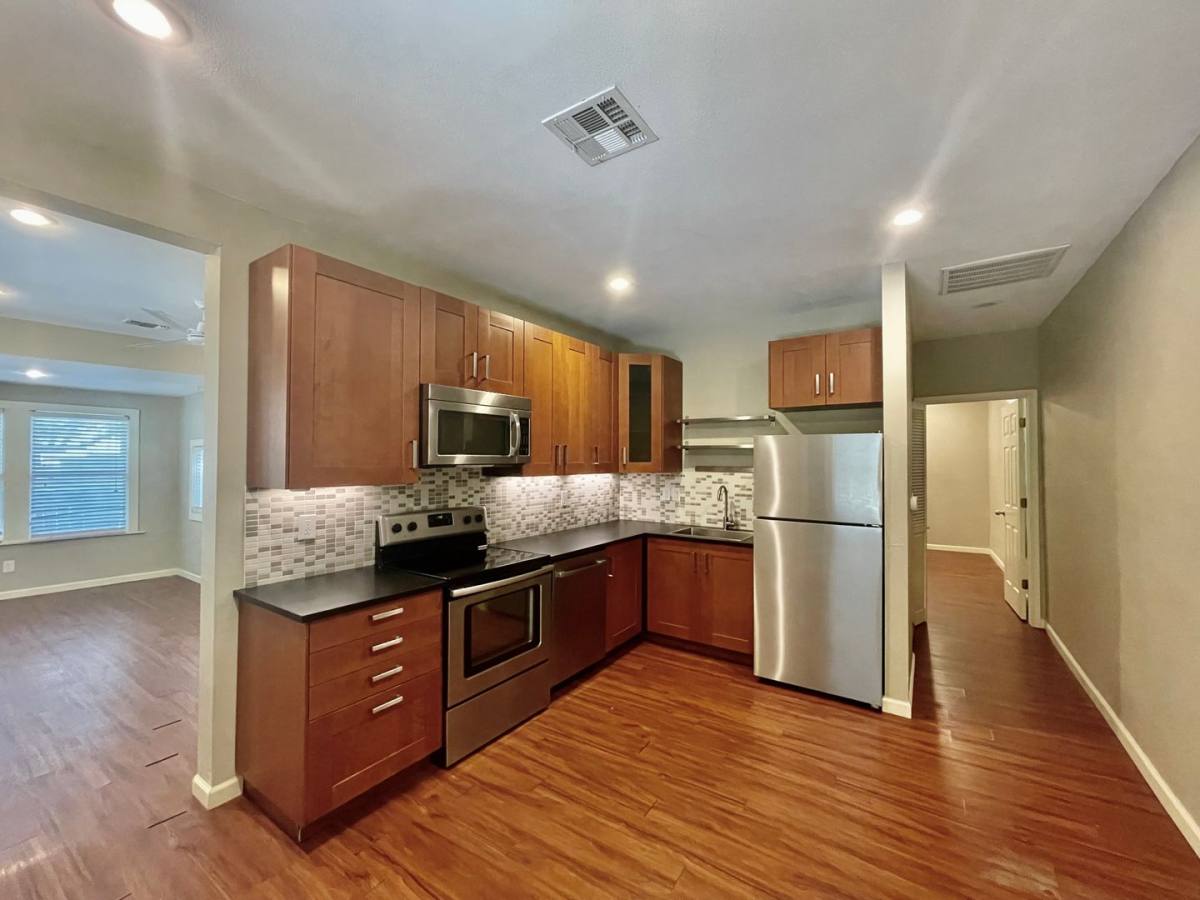Townhouse for rent at 333 W Hutchison, San Marcos, TX 78666