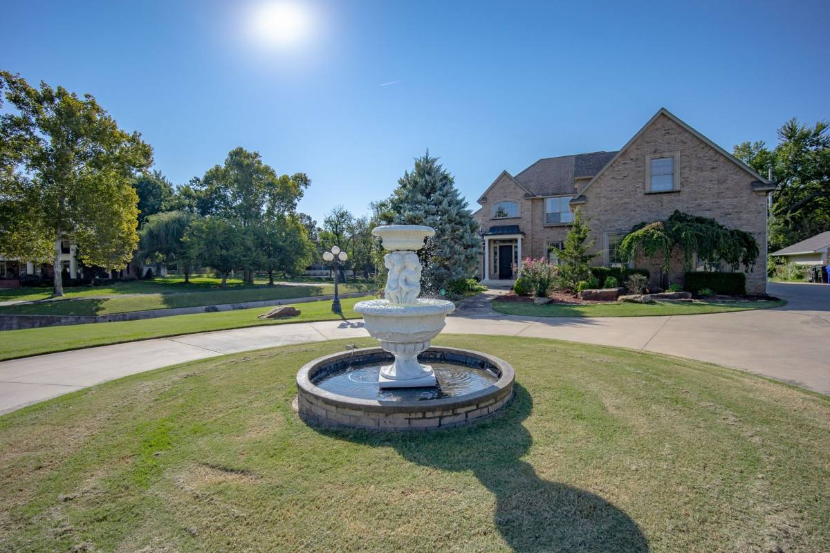 House for rent at 1032 W Lindsey St, Norman, OK 73069