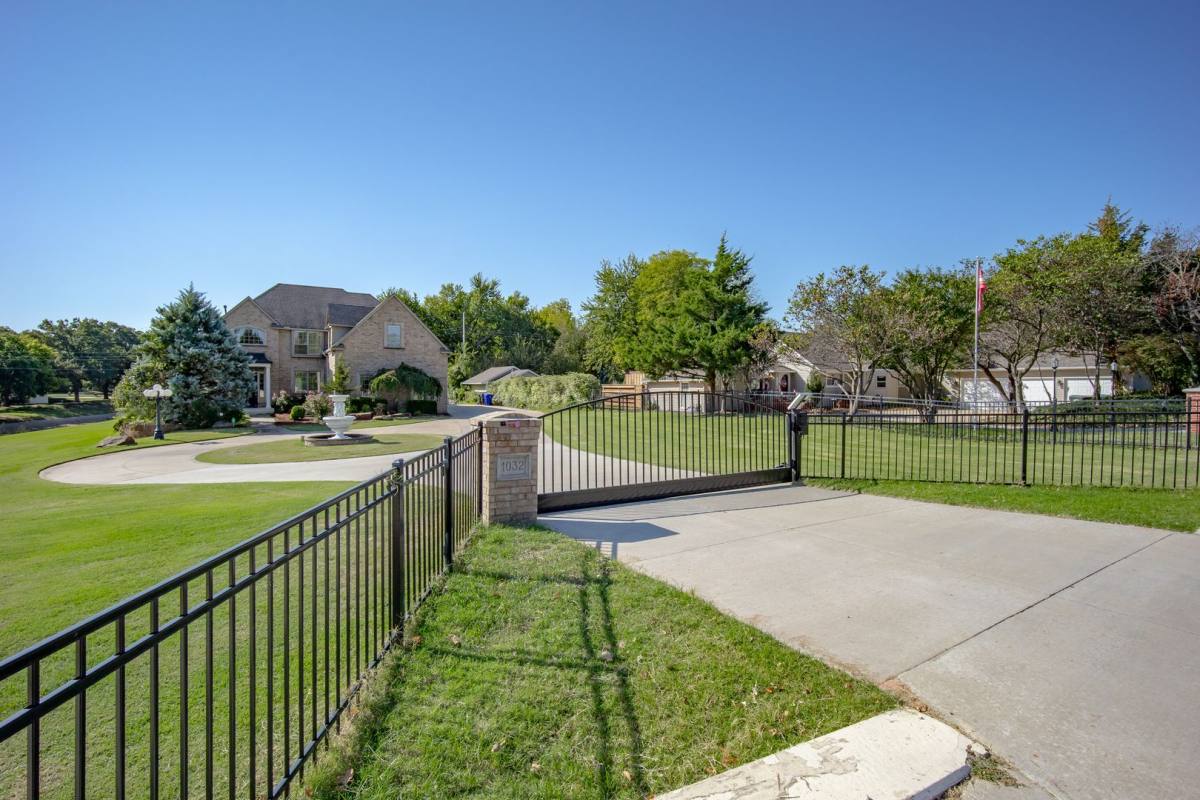 House for rent at 1032 W Lindsey St, Norman, OK 73069