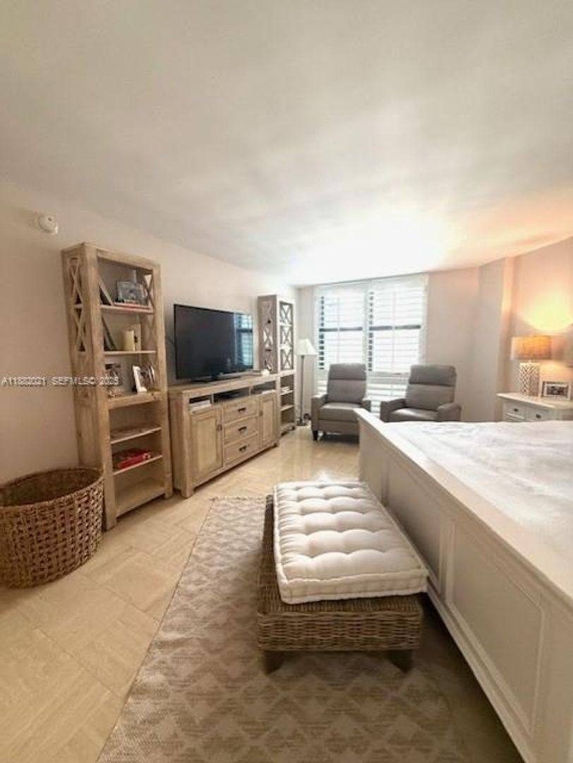 Condo for rent at 1121 Crandon Blvd, Key Biscayne, FL 33149