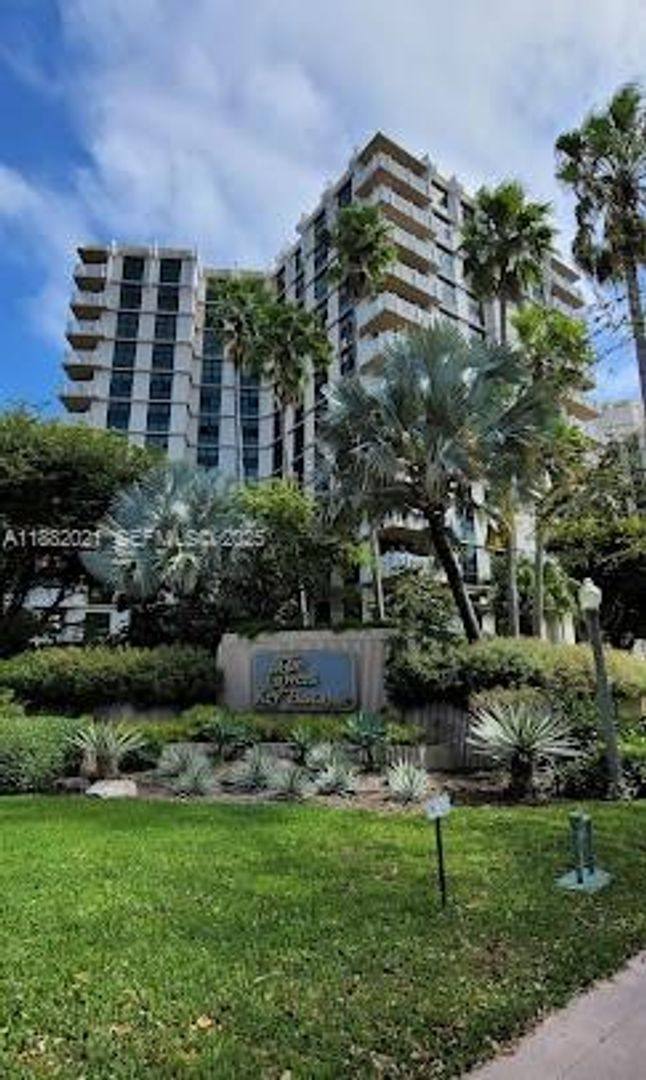 Condo for rent at 1121 Crandon Blvd, Key Biscayne, FL 33149