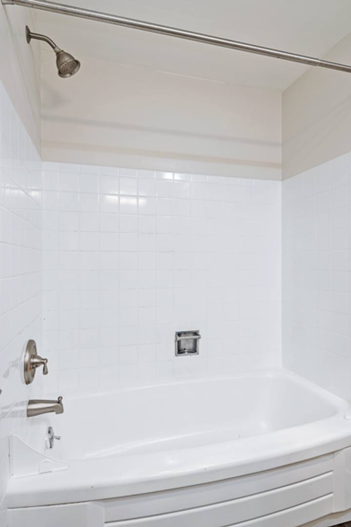 Apartment for rent at 100 Aloha St, Seattle, WA 98109