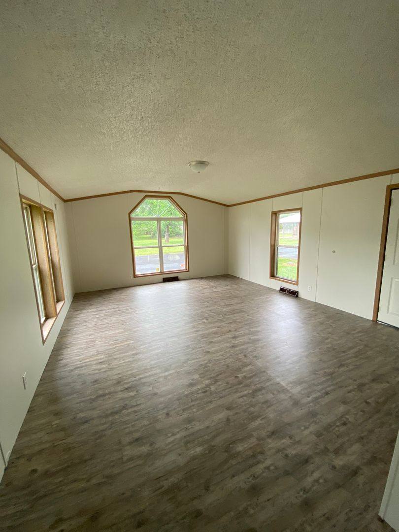 Apartment for rent at 1307 W Main St, Lavaca, AR 72941