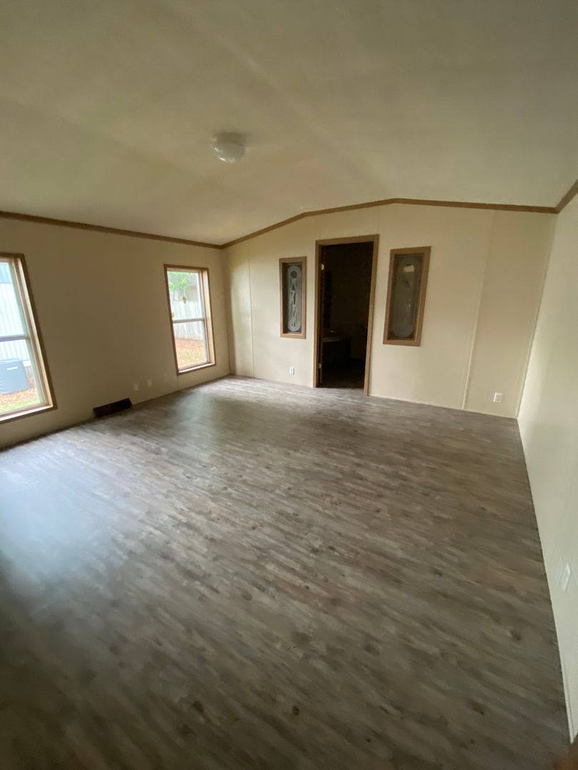 Apartment for rent at 1307 W Main St, Lavaca, AR 72941