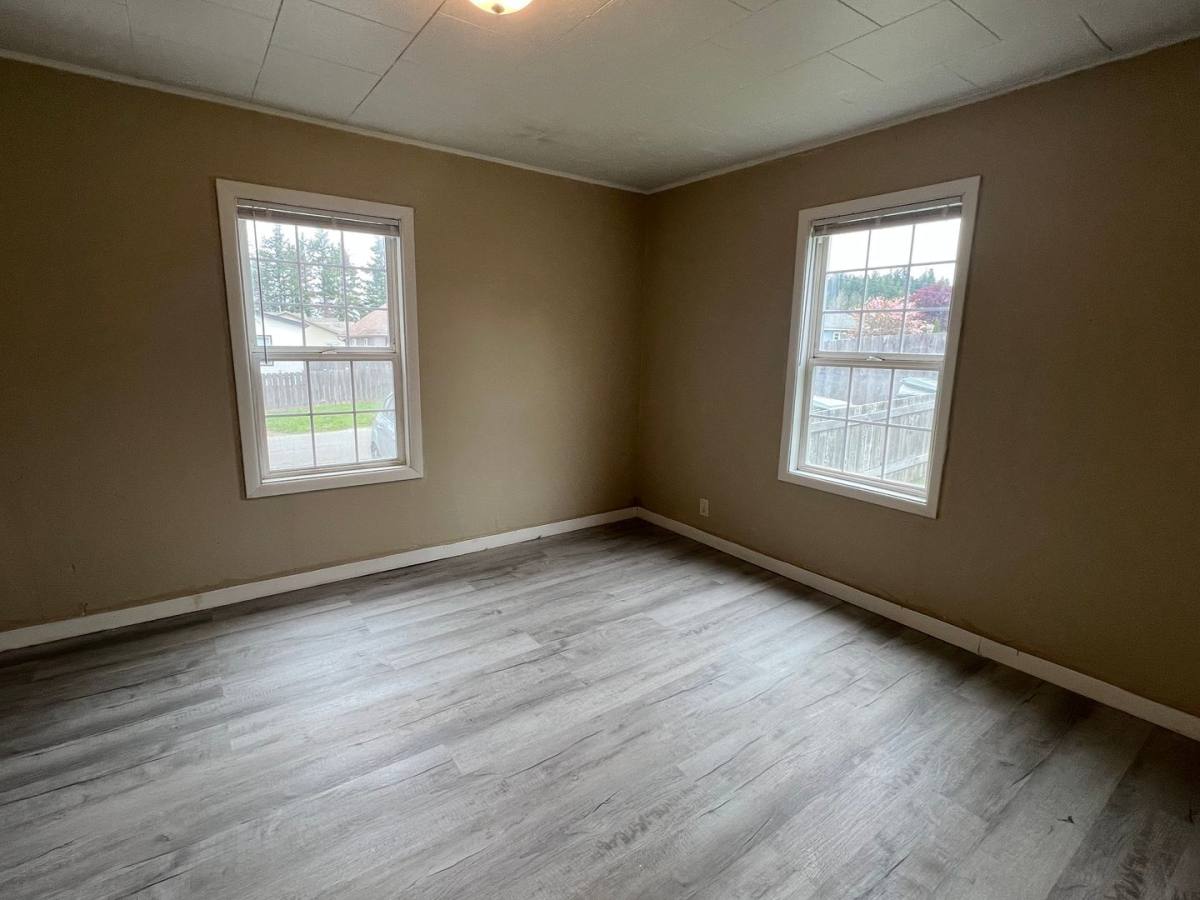 Apartment for rent at 1740 Spruce St, Myrtle Point, OR 97458