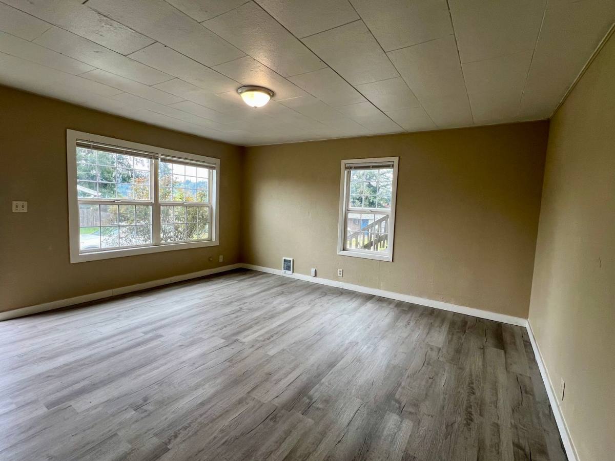 Apartment for rent at 1740 Spruce St, Myrtle Point, OR 97458